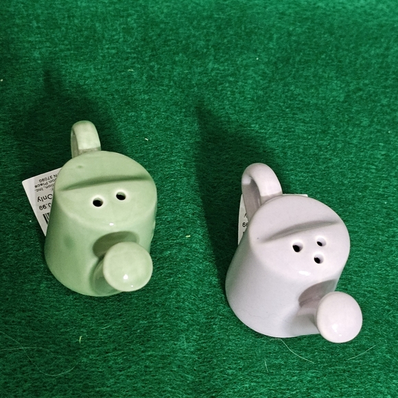 Watering Can Salt & Pepper Shakers from Cracker Barrel - Picture 3 of 9